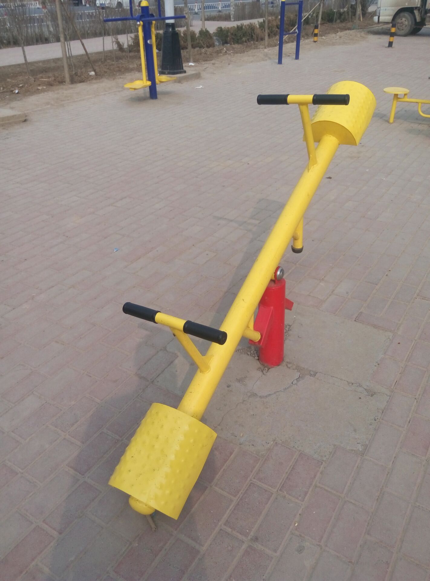 室外健身器材，蹺蹺板廠家，廣場(chǎng)健身路徑器材